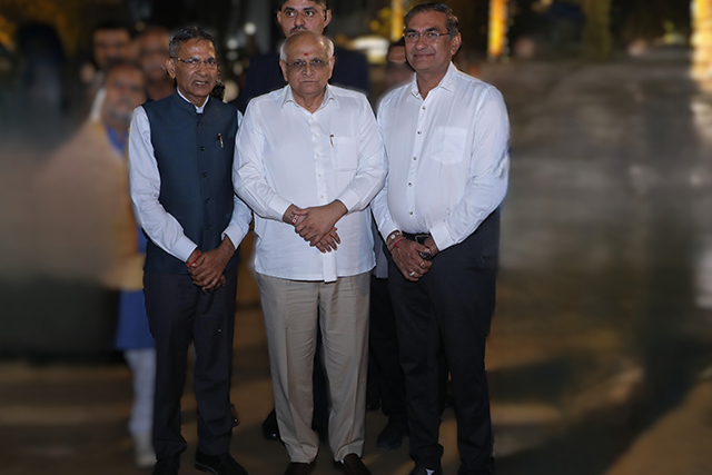 Sanjay-Tilala-with-chief-minister